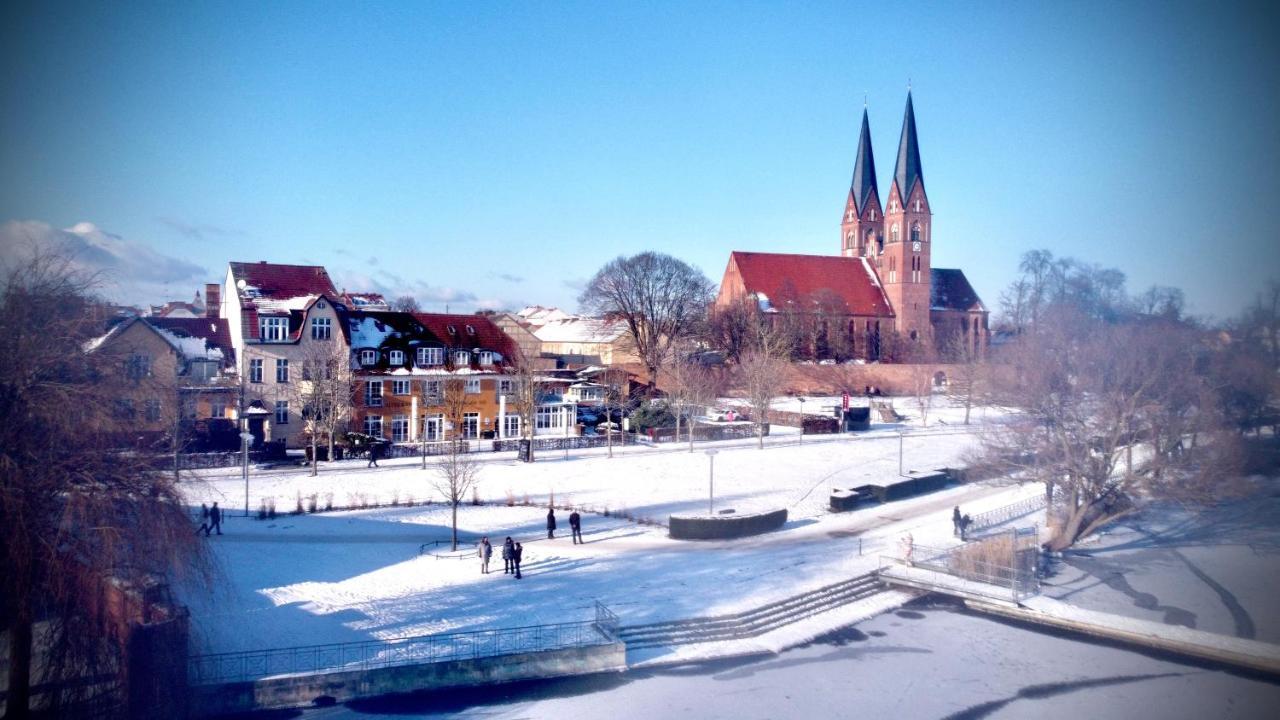 Altes Kasino Hotel Am See Neuruppin Exteriör bild