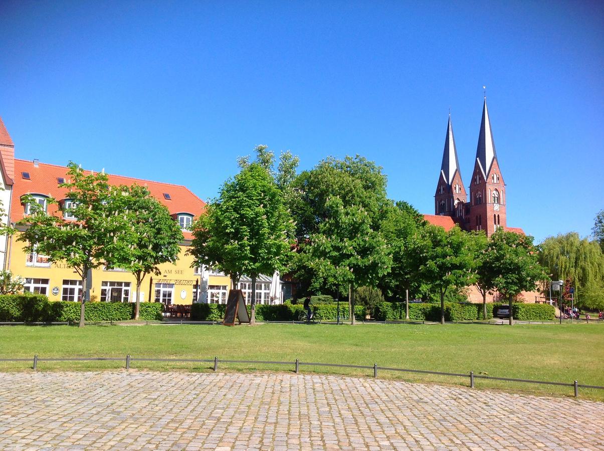 Altes Kasino Hotel Am See Neuruppin Exteriör bild