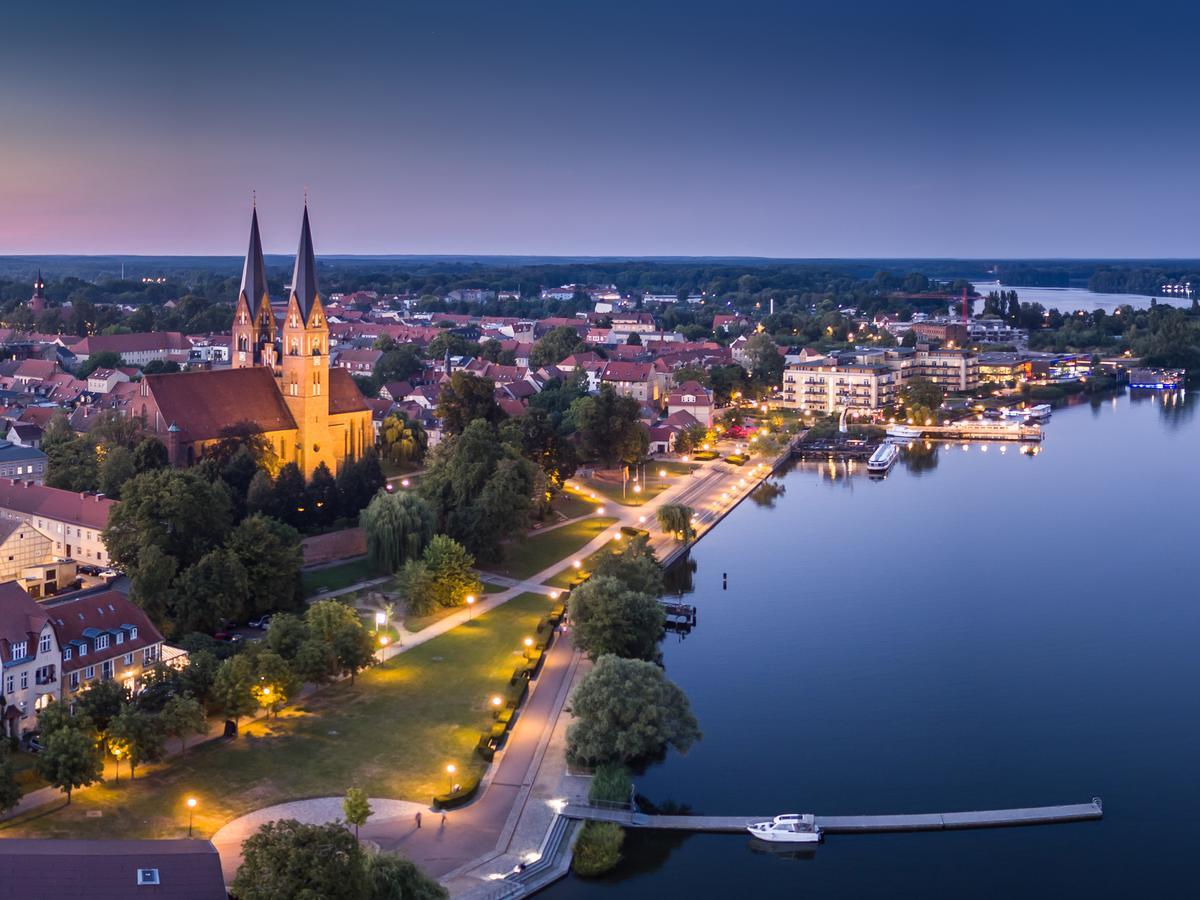 Altes Kasino Hotel Am See Neuruppin Exteriör bild